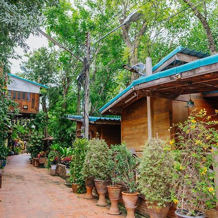 Klong Suan Plue Resort Пра Након Си Аютая Екстериор снимка